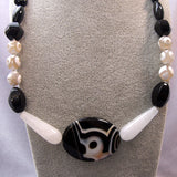 handmade chunky semi-precious bead black white short necklace