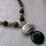 agate semi-precious gemstone pendant necklace, semi-precious stone pendant necklace