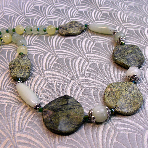 jade necklace, handmade necklace, green jewellery, handmade semi-precious stone necklace