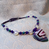 unique agate gemstone pendant necklace design