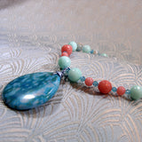 semi-precious agate pendant necklace design